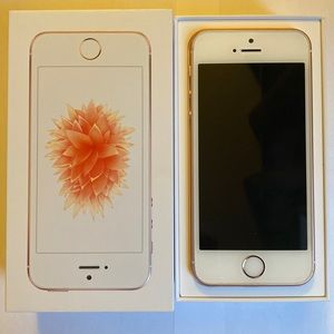 Pink iPhone SE 2016 with OS 15.2.1, 64 GB, used, in very good condition.